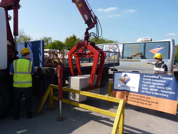HIAB-Lorry-Mounted-Crane